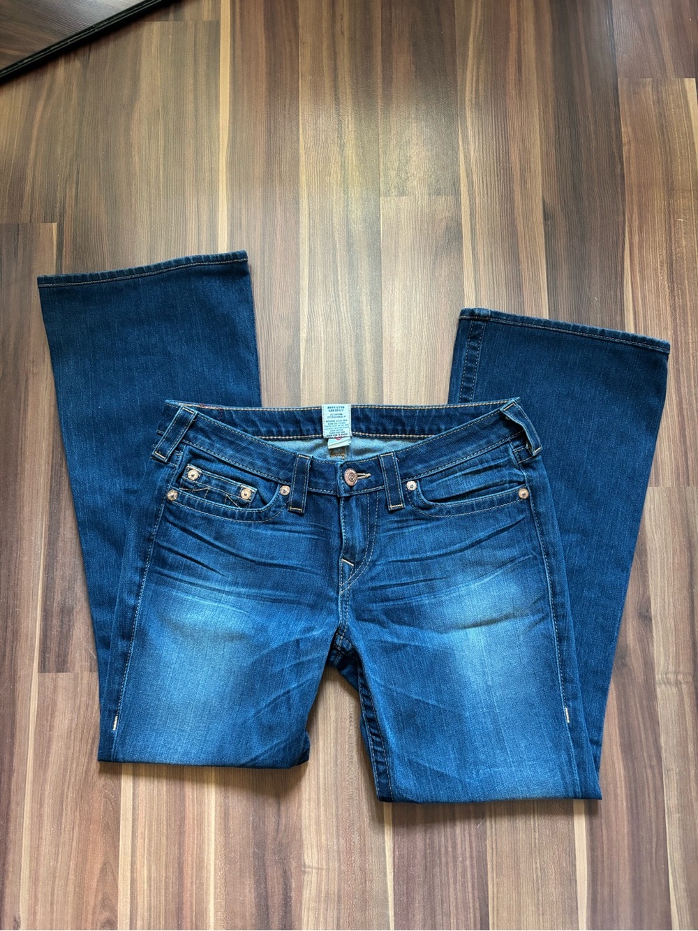 True Religion Women's Medium Blue Flare Jeans with Signature Pocket Stitching - Picture 4 of 8